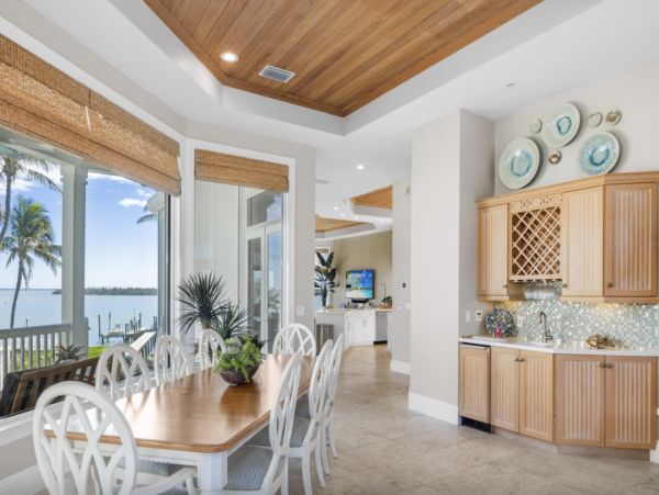 Bay to Gulf  Luxury Five Bedroom Vacation Home with Pool